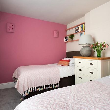 Gulls Rest - Charming Cottage In The Heart Of Historic Dartmouth Bagian luar foto