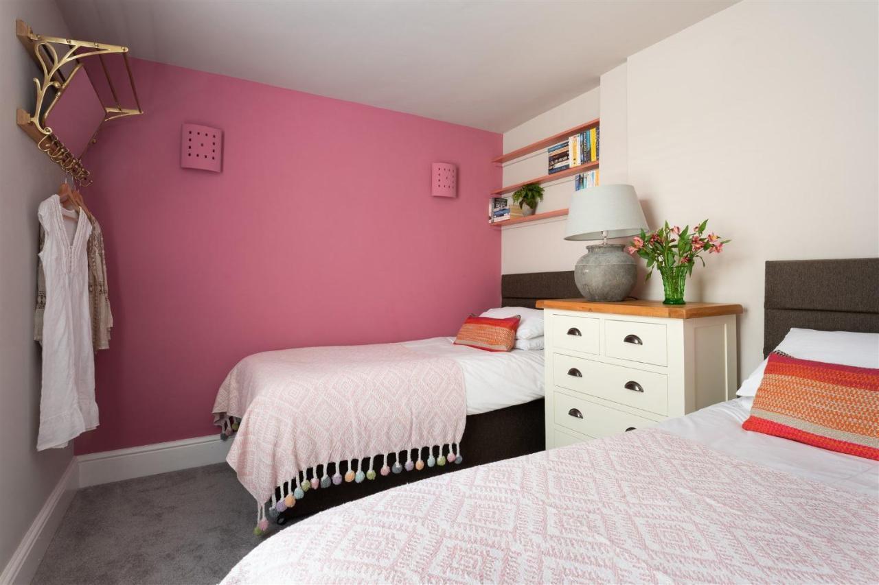 Gulls Rest - Charming Cottage In The Heart Of Historic Dartmouth Bagian luar foto